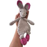 Juci a Nyuszi - Plüss horgolt kicsi nyuszi alvótárs - szürke-rózsaszín
